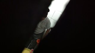 健美運動員統治男人，迫使他舔strapon