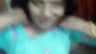 擁有令人敬畏的緩衝的寶貝很快就會為自己帶來性高潮。
