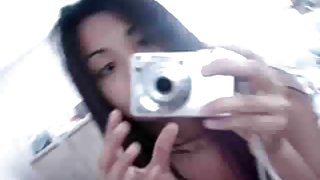 金發女郎在所有縫隙中炸了兩個傢伙