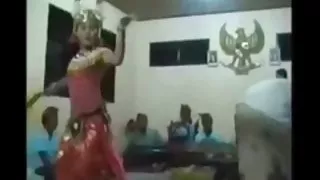 要獲得學分，您需要和老師一起睡覺。