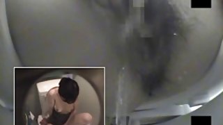 通過酒精醉酒小雞亂搞的傢伙