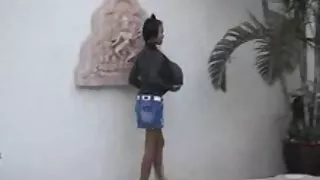 女同性戀綁紅小雞，開始嗤之以鼻