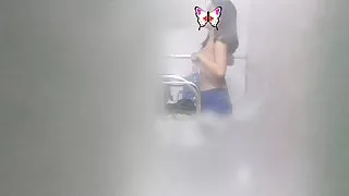 兩名女同性戀者進行了性放蕩遊戲