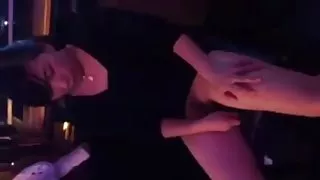 窺視在小臥室的年輕小的拉提納