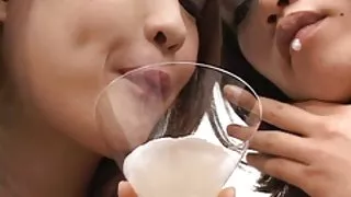 穿著靴子的熱門亞洲人拋光了朋友的陰莖