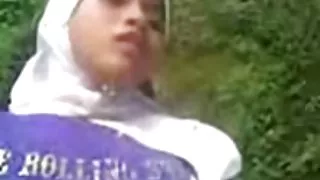 狩獵女孩愛撫剪刀姿勢