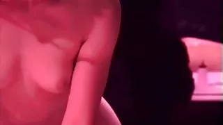 講師以極好的吸力懲罰了裸體學生