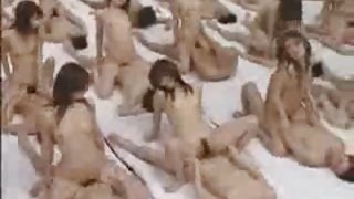 這個女孩在約會的第一個晚上給了一位新朋友